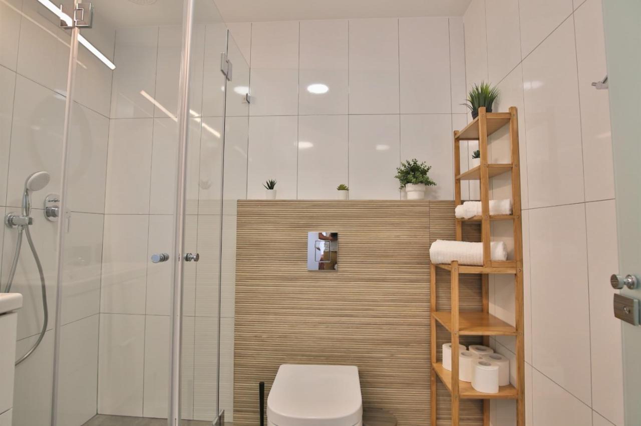 Cozy And Stylish 1-Bedroom Apartment Нетания Екстериор снимка